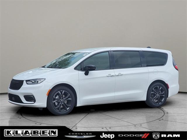 new 2026 Chrysler Pacifica car, priced at $44,610