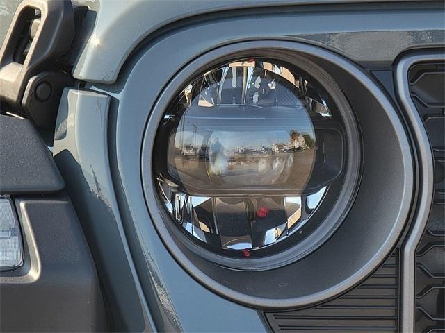 new 2025 Jeep Wrangler car, priced at $53,505