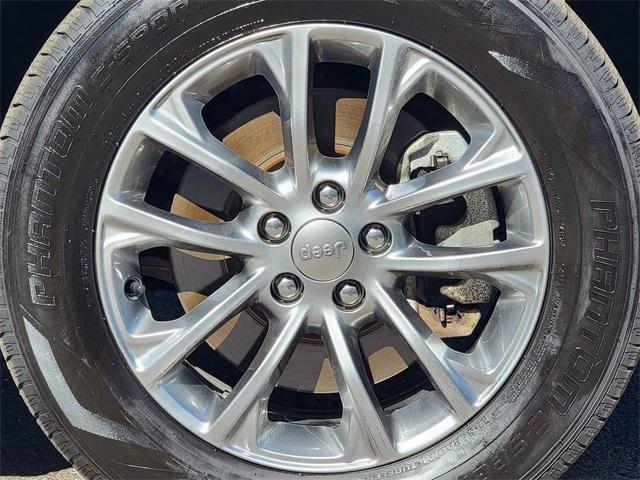 used 2021 Jeep Cherokee car, priced at $20,088