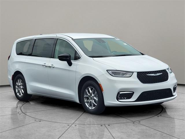 new 2024 Chrysler Pacifica car, priced at $36,695