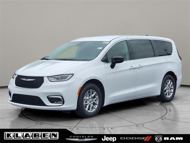 new 2024 Chrysler Pacifica car, priced at $36,695