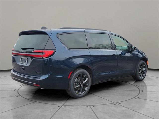 new 2025 Chrysler Pacifica car, priced at $52,035