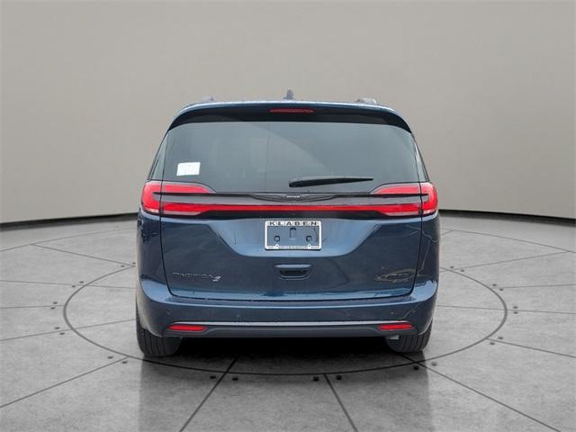 new 2025 Chrysler Pacifica car, priced at $52,035