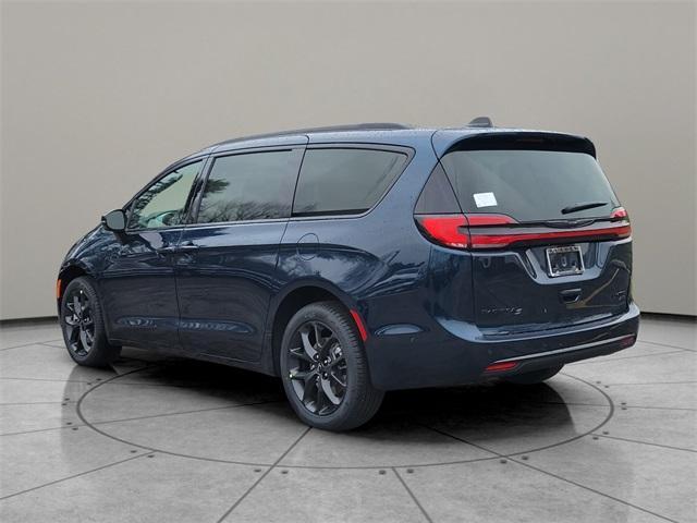 new 2025 Chrysler Pacifica car, priced at $52,035