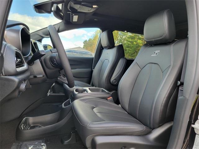 new 2026 Chrysler Pacifica car, priced at $50,255