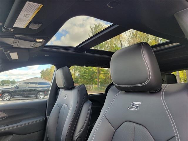 new 2026 Chrysler Pacifica car, priced at $50,255