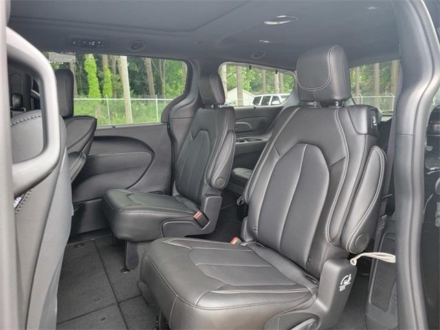 new 2025 Chrysler Pacifica car, priced at $49,716