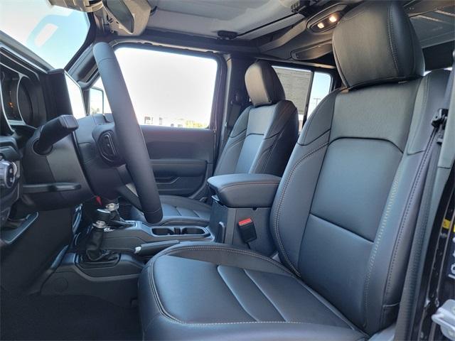 new 2025 Jeep Gladiator car, priced at $46,670