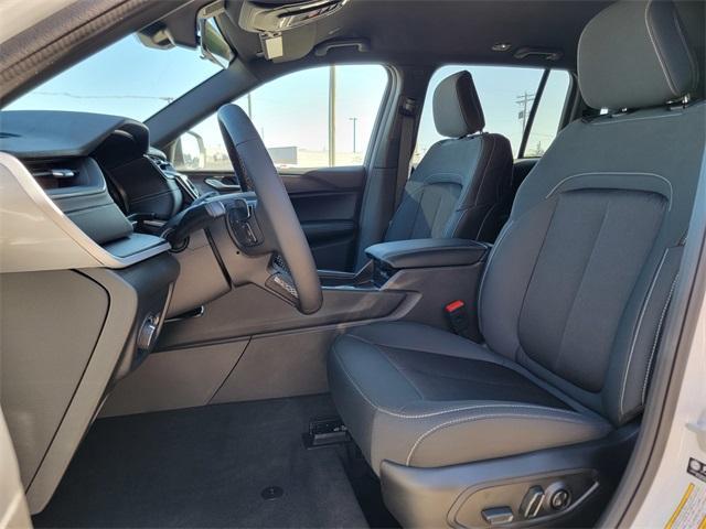 new 2025 Jeep Grand Cherokee car, priced at $40,575