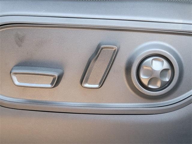 new 2025 Jeep Grand Cherokee car, priced at $40,575