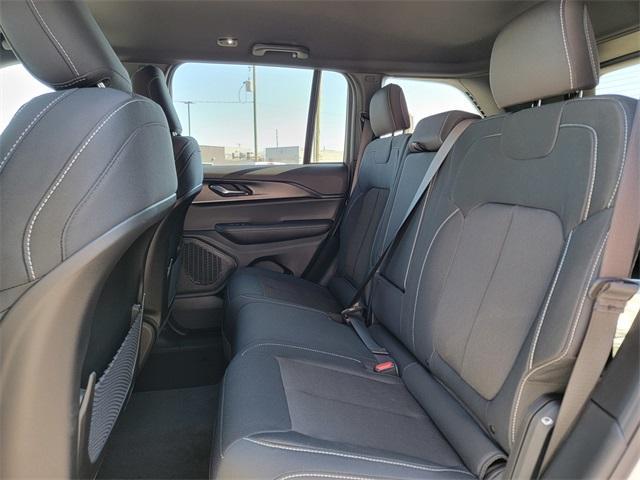 new 2025 Jeep Grand Cherokee car, priced at $40,575