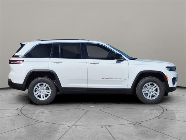new 2025 Jeep Grand Cherokee car, priced at $40,575