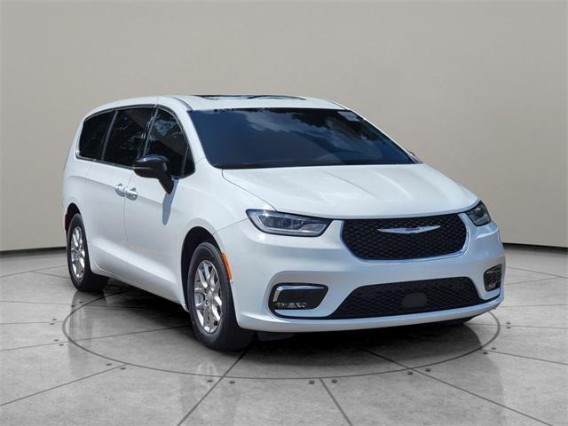 new 2025 Chrysler Pacifica car, priced at $44,311