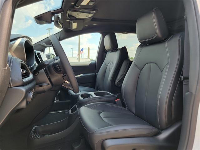 new 2025 Chrysler Pacifica car, priced at $44,311