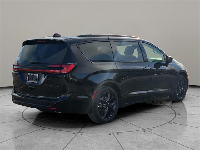 new 2025 Chrysler Pacifica car, priced at $48,545