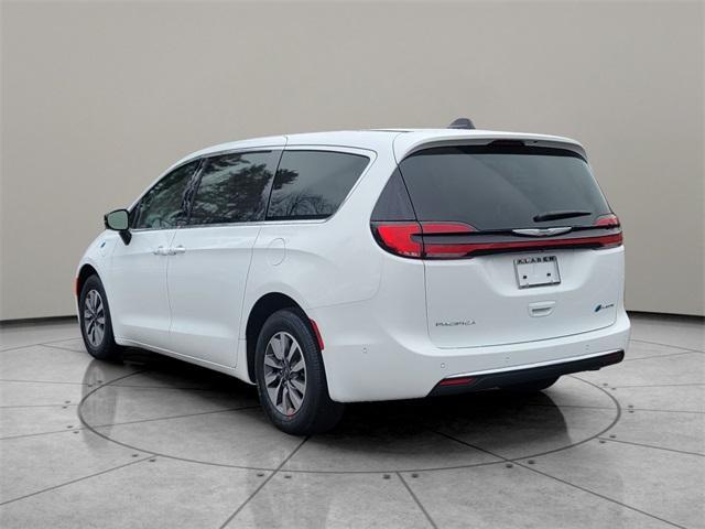 new 2025 Chrysler Pacifica Hybrid car, priced at $46,530