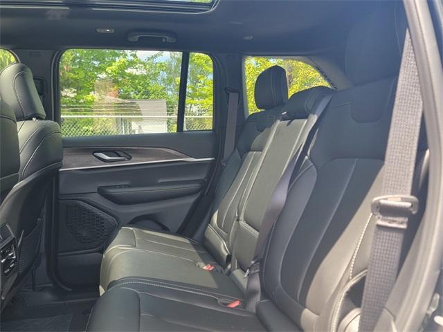 new 2025 Jeep Grand Cherokee car, priced at $47,835