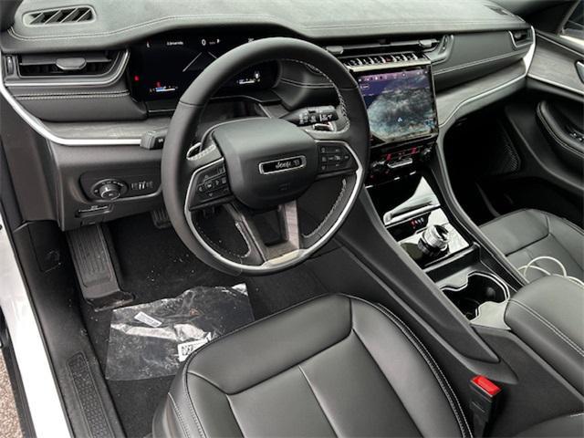 new 2025 Jeep Grand Cherokee car, priced at $48,640