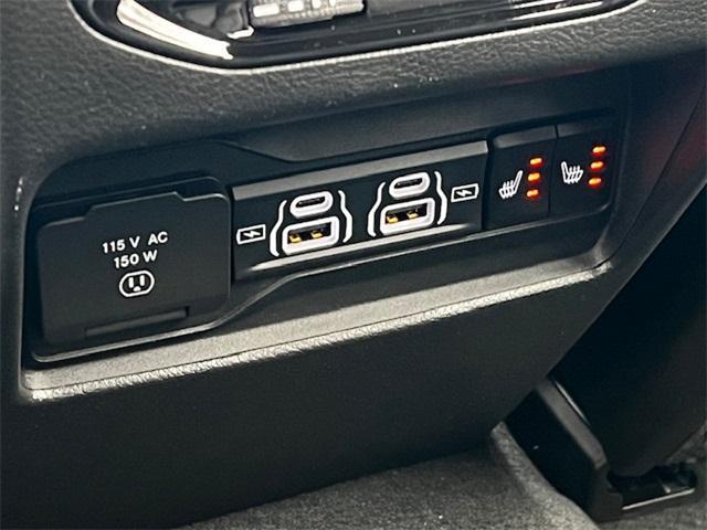 new 2025 Jeep Grand Cherokee car, priced at $48,640