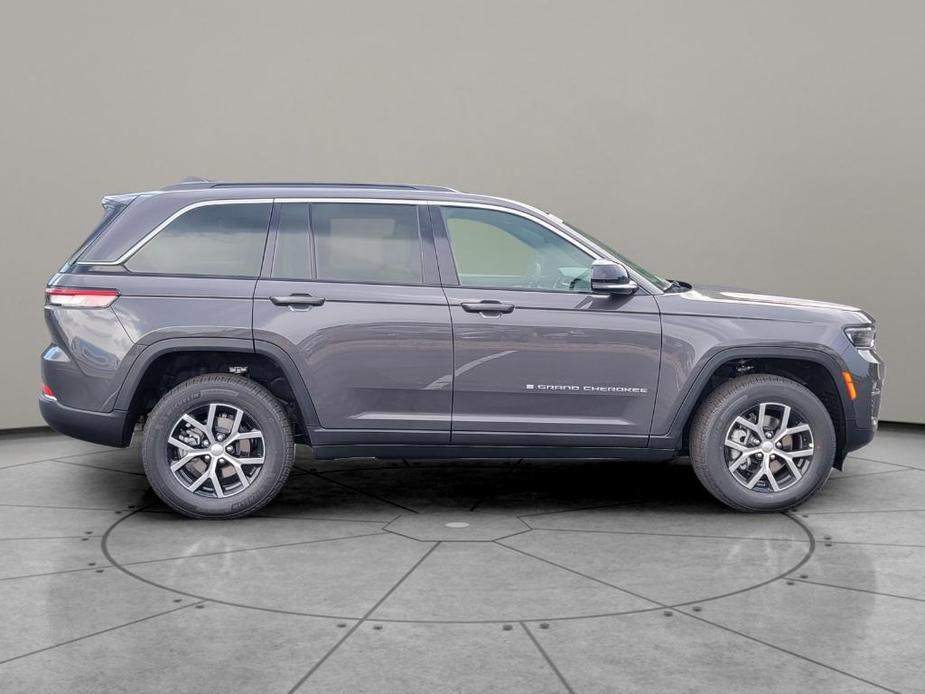 new 2024 Jeep Grand Cherokee car, priced at $45,310