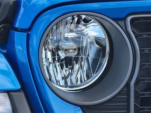 new 2025 Jeep Gladiator car, priced at $46,670