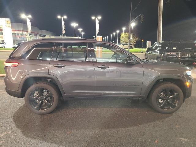 used 2024 Jeep Grand Cherokee car, priced at $44,488