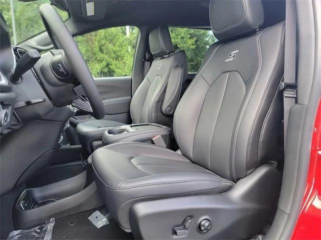 new 2024 Chrysler Pacifica car, priced at $41,435