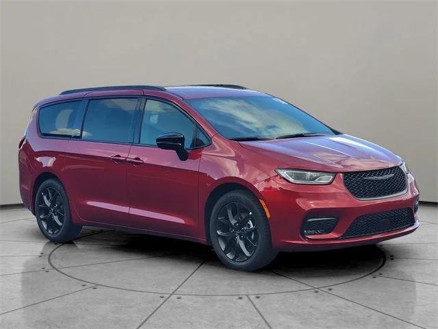 new 2024 Chrysler Pacifica car, priced at $41,435