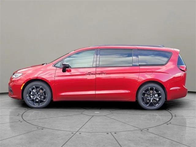 new 2024 Chrysler Pacifica car, priced at $41,435