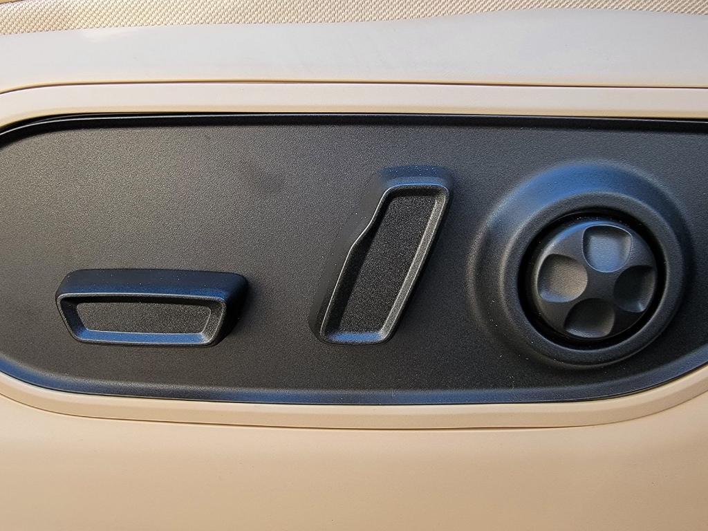 new 2025 Jeep Grand Cherokee L car, priced at $49,697