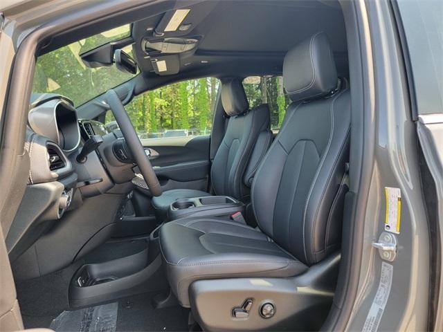 new 2025 Chrysler Pacifica car, priced at $50,140
