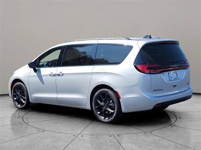 new 2024 Chrysler Pacifica car, priced at $46,635