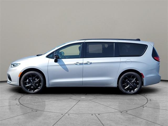 new 2024 Chrysler Pacifica car, priced at $46,635