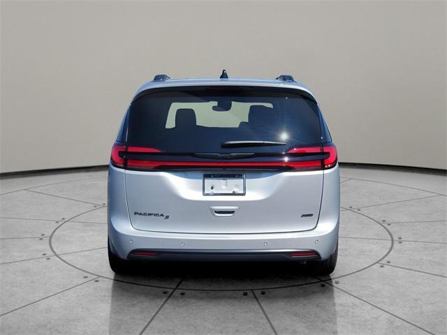 new 2024 Chrysler Pacifica car, priced at $46,635