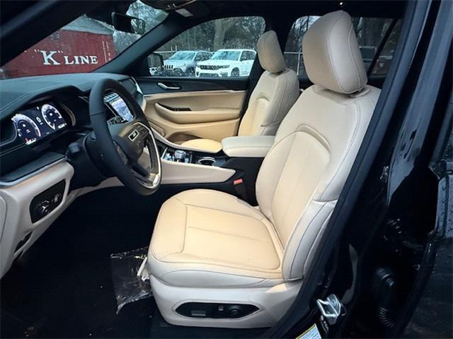 new 2025 Jeep Grand Cherokee L car, priced at $49,781