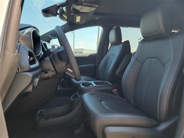 new 2025 Chrysler Pacifica car, priced at $44,863