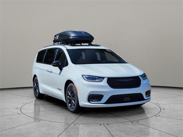 new 2025 Chrysler Pacifica car, priced at $44,863