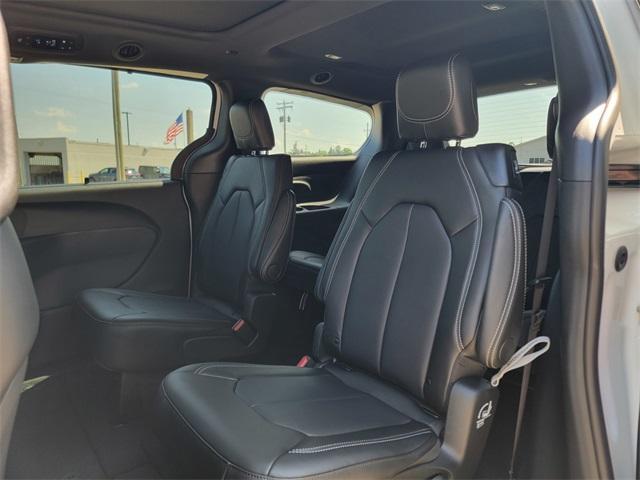new 2025 Chrysler Pacifica car, priced at $44,863