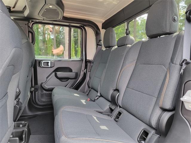 new 2025 Jeep Gladiator car, priced at $47,595