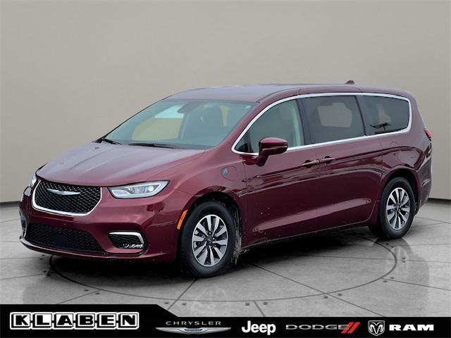 used 2022 Chrysler Pacifica Hybrid car, priced at $32,355