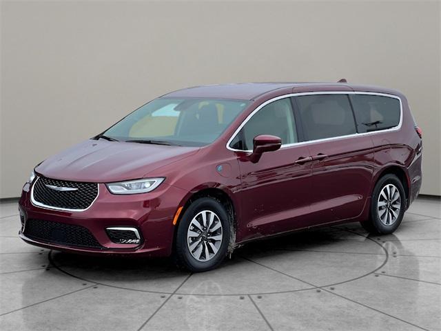 used 2022 Chrysler Pacifica Hybrid car, priced at $32,355