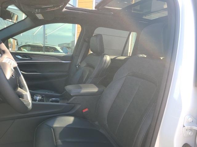 used 2025 Jeep Grand Cherokee car, priced at $44,979