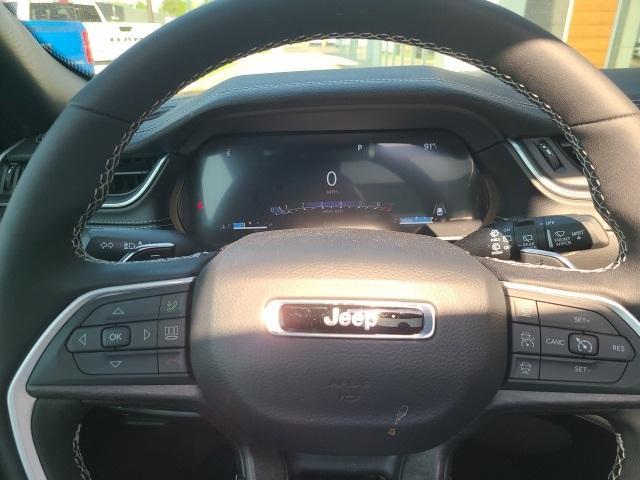 used 2025 Jeep Grand Cherokee car, priced at $44,979