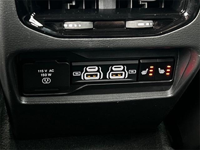 new 2025 Jeep Grand Cherokee car, priced at $44,996