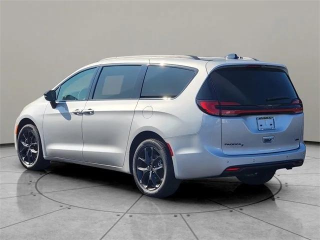 new 2024 Chrysler Pacifica car, priced at $43,635