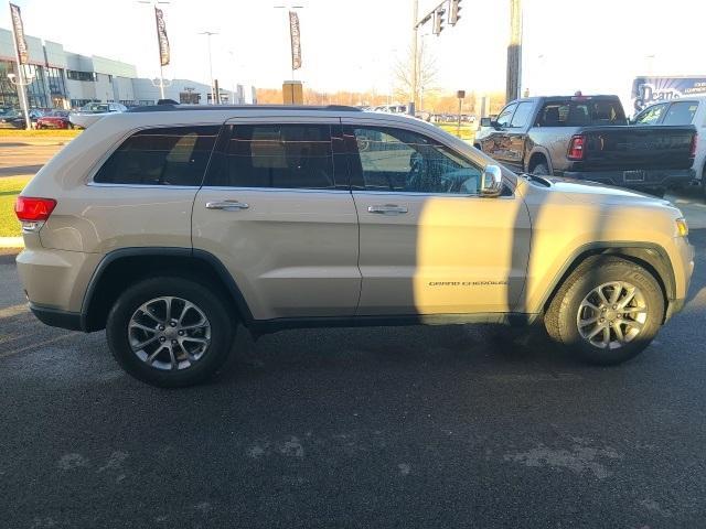 used 2015 Jeep Grand Cherokee car, priced at $17,876