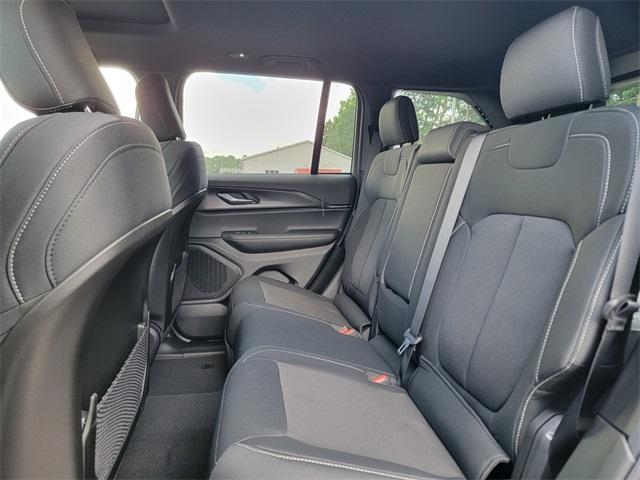 new 2025 Jeep Grand Cherokee car, priced at $40,817