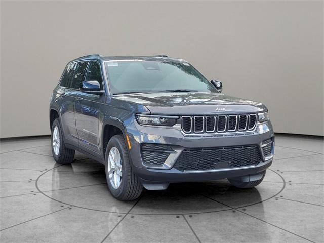 new 2025 Jeep Grand Cherokee car, priced at $40,817