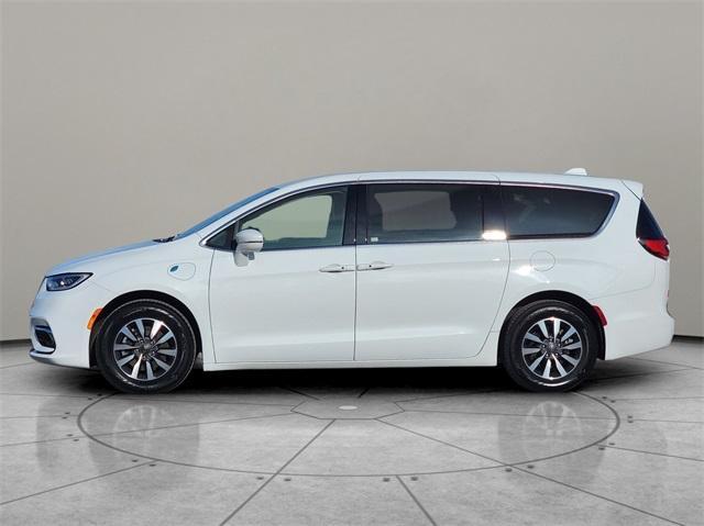 used 2022 Chrysler Pacifica Hybrid car, priced at $29,888