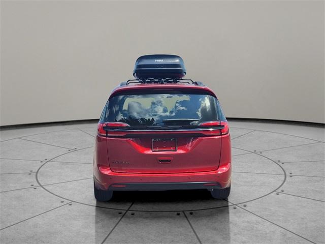 new 2025 Chrysler Pacifica car, priced at $45,287